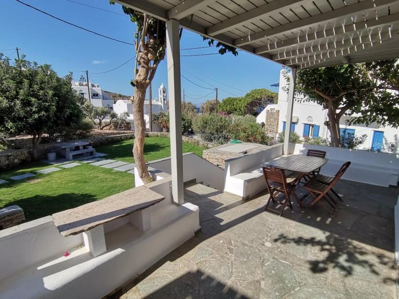 Elia Apartments Agios Romanos Eksteriør billede
