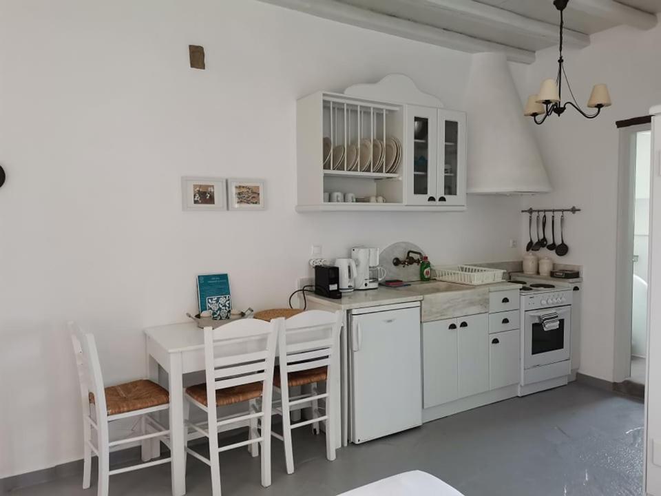 Elia Apartments Agios Romanos Eksteriør billede