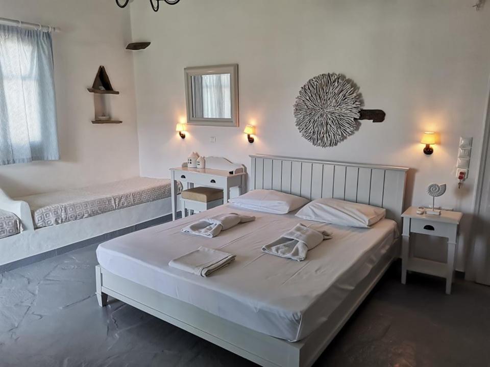 Elia Apartments Agios Romanos Eksteriør billede