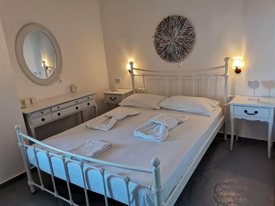 Elia Apartments Agios Romanos Eksteriør billede