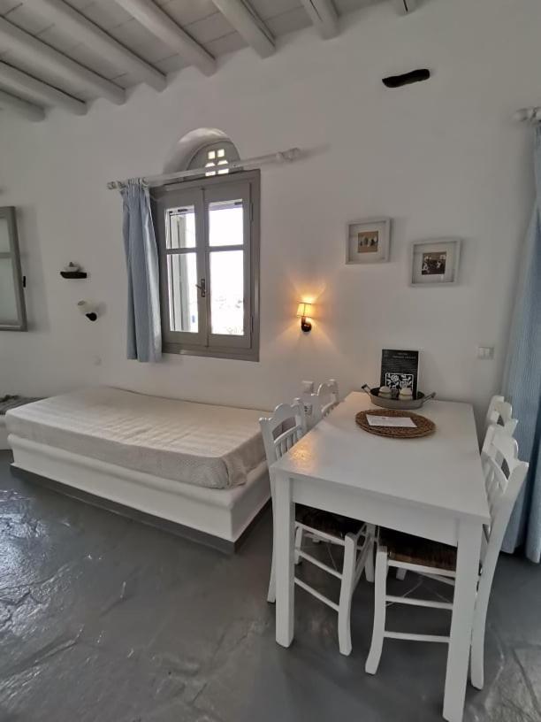 Elia Apartments Agios Romanos Eksteriør billede