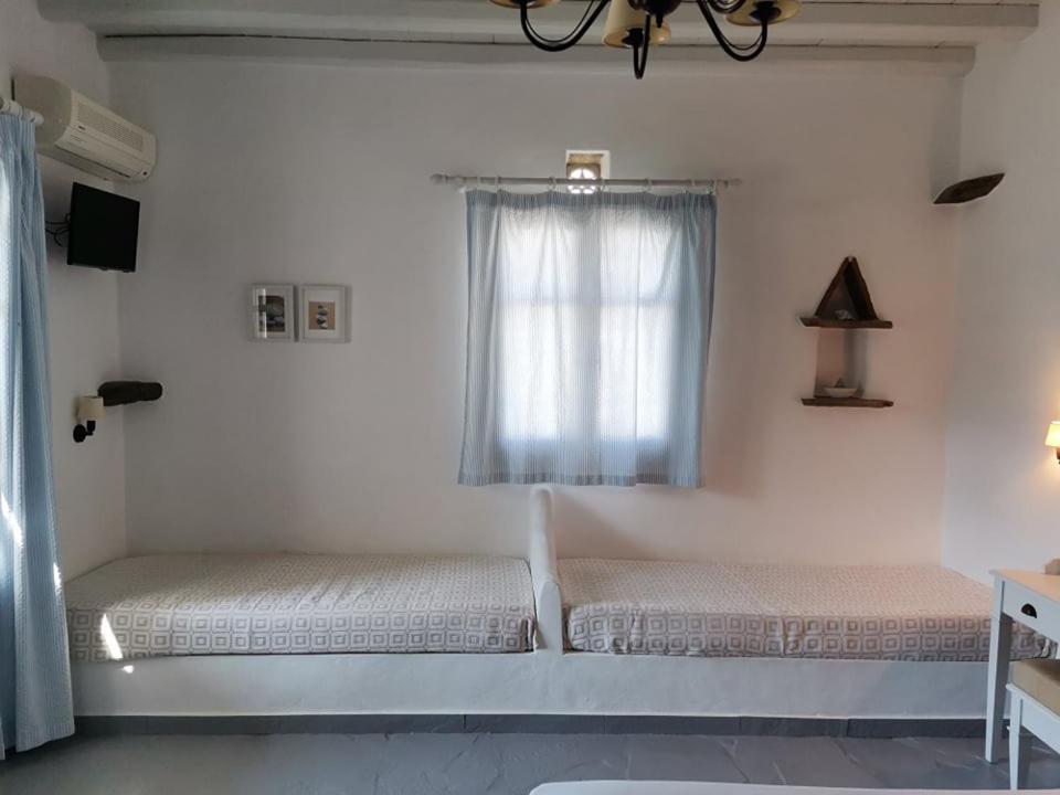 Elia Apartments Agios Romanos Eksteriør billede