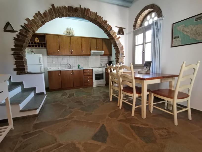 Elia Apartments Agios Romanos Eksteriør billede