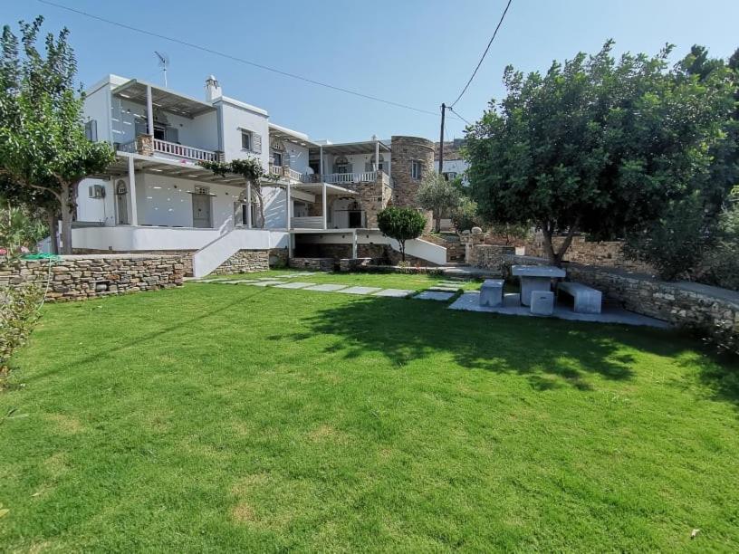Elia Apartments Agios Romanos Eksteriør billede