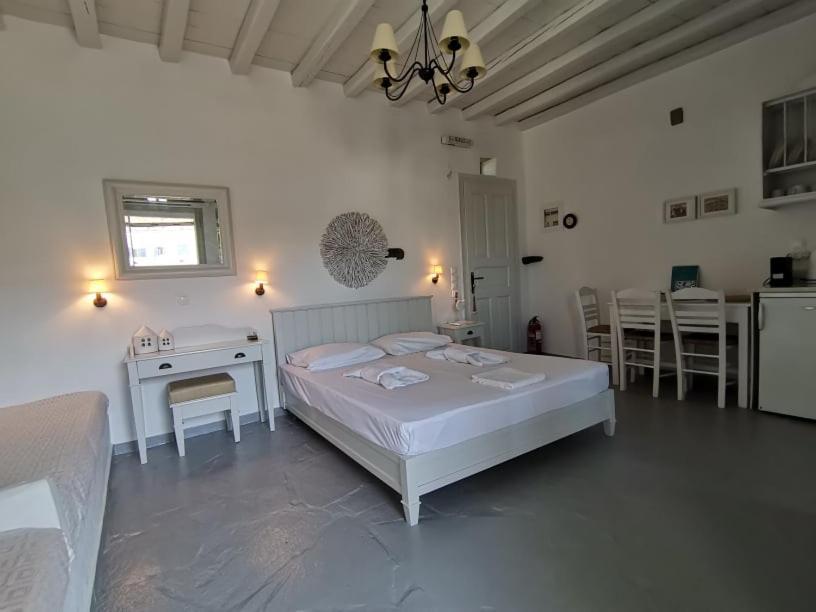 Elia Apartments Agios Romanos Eksteriør billede